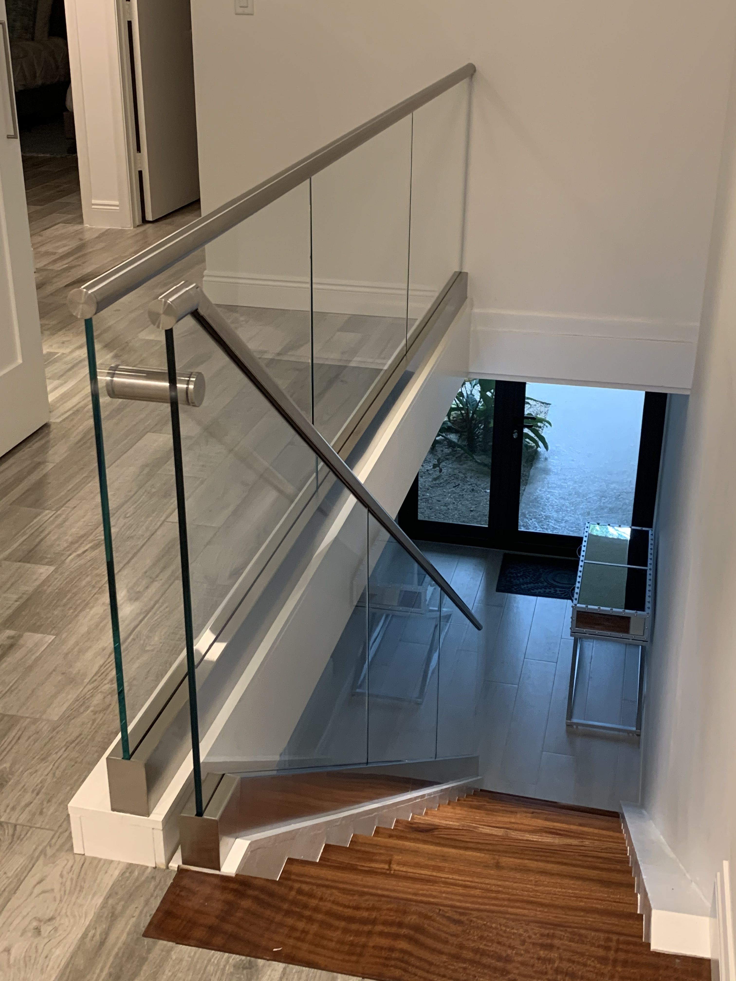 GLASS STAIR